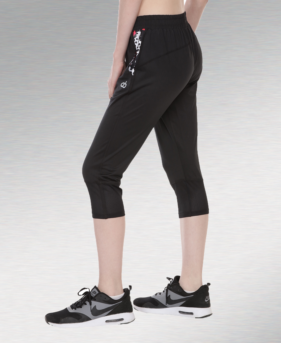 The Downtown Capris